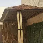 مظلات البامبو والقش والخيزران والسعف