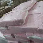 كاسات شاي ومويه وبالات ونفايات وكراتين اكياس خفيف