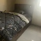 سرير للبيع فالباحة على السوم وقابل للتفاوض