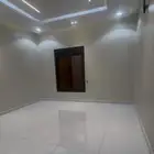 شقه تمليك ارضيه لها ثلاث مداخل بالعزيزيه