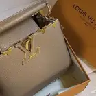 متجر لبيع الشنط الماركه النسائيه بأسعار جدا مناسبه