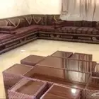 للبيع كنب نظيف جدا  مع الطاولات.