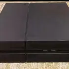 سوني فور مستخدم مع يده