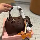 شنط ماركات مختلف. تواصل