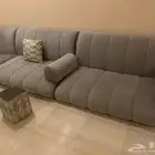 كنب ارضي رمادي