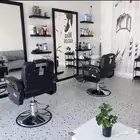 محل حلاقه للتقبيل