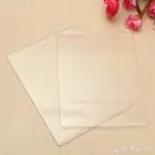 لوح إكريليك شفاف مقاس 15x20 سم.