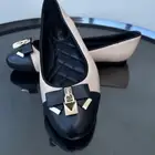 حذاء فلات مايكل كورس