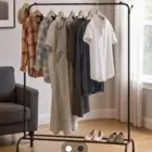 علاقه عبايات او ملابس