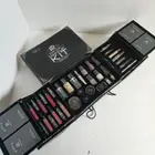 مكياج و مناكير
