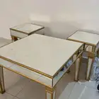 طاولة كبيره مع خدمه ثنتين