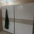 دولاب ملابس كبير