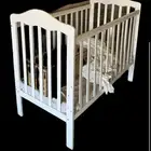 للبيع سرير اطفال مع مرتبه نظيف جدا وخالي من الكسر