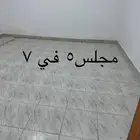 شقة ملحق مع السطح غرفتين ومطبخ وحمام