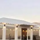 مظلات وبيوت شعر