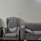 كنب صالة شريته ب 3000 و ببيعه ب 1000