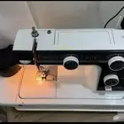 ماكينة خياطه بحاله ممتازه استعمال خفيف بدون غطاء
