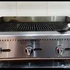 جريل مطاعم كبيره حجري غاز شبه جديده ماشاءالله