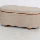 كراسي صندوق سجاد بتصميم حصري. وقماش بوكليه