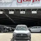 تويوتا  فيلوز GLXبنزين فل كامل 2025 اسود 72250 شامل الضريبة