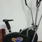 جهاز رياضي ( Oribtrek ) نظيف جدا استخدام بسيط مع شاشه