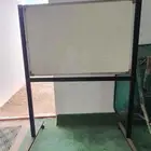 سبورة متحركة للبيع مقاس 80 في 95 تقريبا