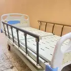 سرير طبي كهربائي