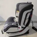 كرسي سيارة للأطفال