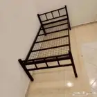 سرير حديد نفر