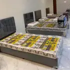 الأسرة والمراتب وطاولات الزينة وخزائن الملابس متوفرة