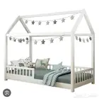 سرير اطفال مع المرتبه وطاوله تلفزيون