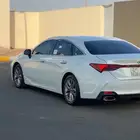 أفالون XLE 2022 بحالة الوكاله