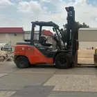 رافعه شوكيه فوركلفت للايجار بالرياض سكينه شوكه رافعه الرياض