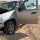 جمس سييرا 2012 مصدوم من الامام المكينه والقير سليمه