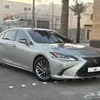 للبيع لكزس es300h هايبرد 2019 سعودي