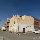 للبيع بيت شعبي خطواين عن الحرم موقع استراتيجي