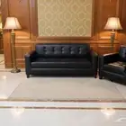 فخم كنب جلد مكتبي كنب مريحه و متين في توصيل نفسو يوم طلب
