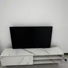 تلفزيون مع طاوله