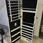 خزانة مجوهرات أرضية بمرآة