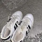 شوز من شركه اديداس