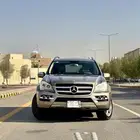 مرسيدس جيب GL450 class فل كامل بحالة الوكالة للبيع بسعر مغر
