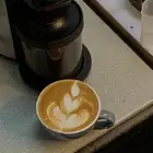 مكينة قهوة من شركة ديلونجي ايكونا