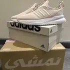 للبيع حذاء نسائي اديداس