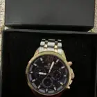 الساعة للبيع قيمتها 800 ريال أبغى فيها 500