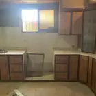 دولاب مطبخ نظيف