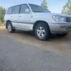 لاندكروزر 2000 بلد