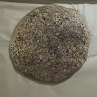 يوجد عندنا خبزه مقناه وخبزه عادي