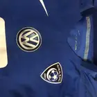 طقم الهلال عليها شعار موبايلي مستخدم