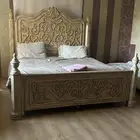 سرير خشبي نفرين بحالة ممتازة للمحتاج