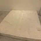 مرتبة سرير بدون مقابل